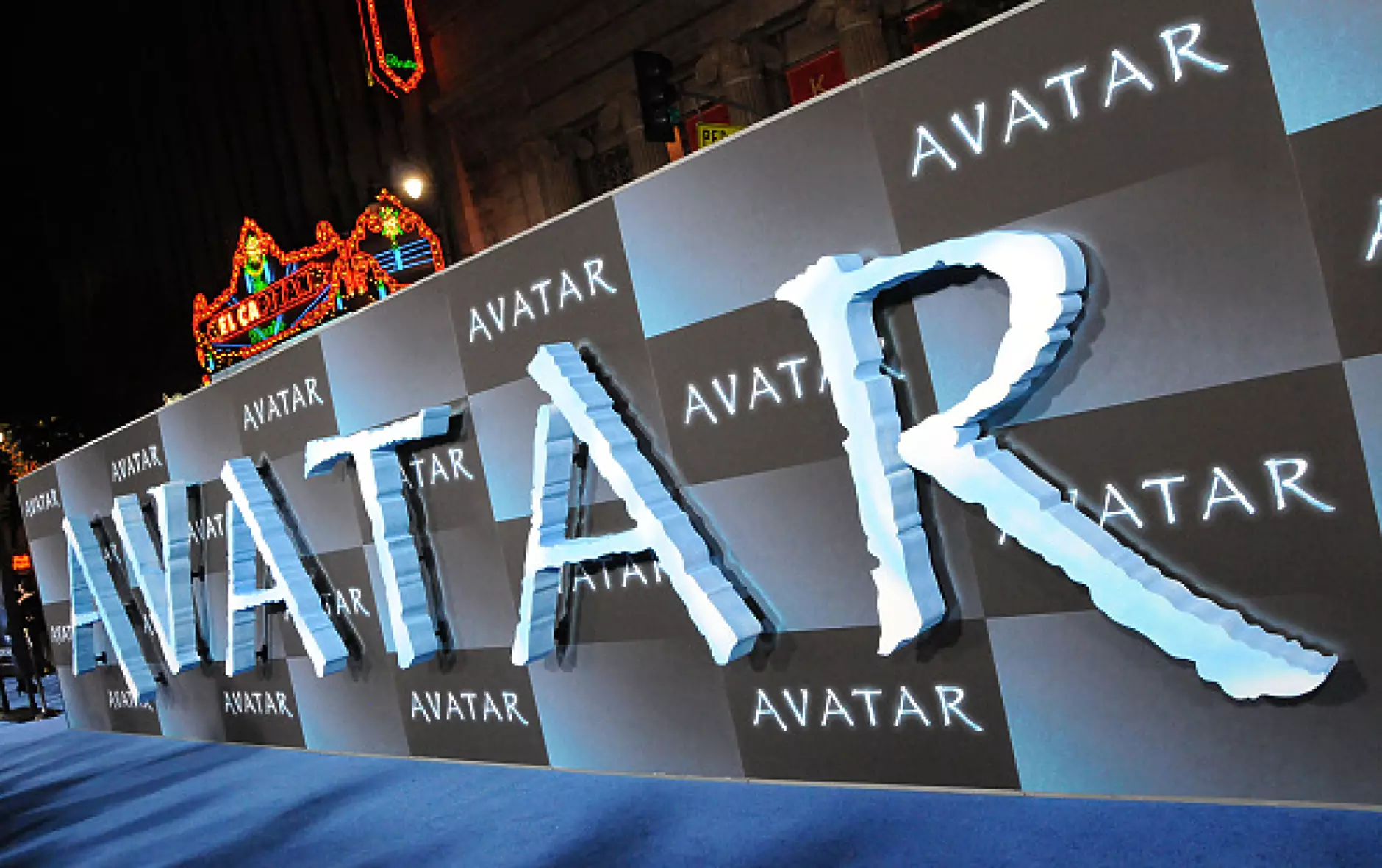 Аватар 2 събра над 1,38 млрд. долара и стана 15-ият най-касов филм на всички времена