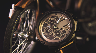 Историята започва в Швейцария през 1848 г Един 23 годишен мъж