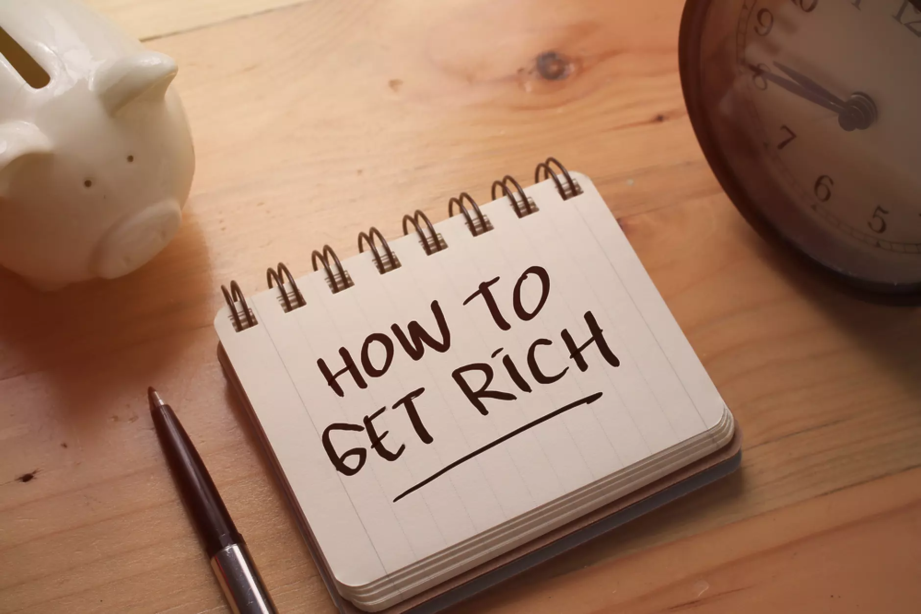 Шестте съвета на милионера Стив Адкок за забогатяване