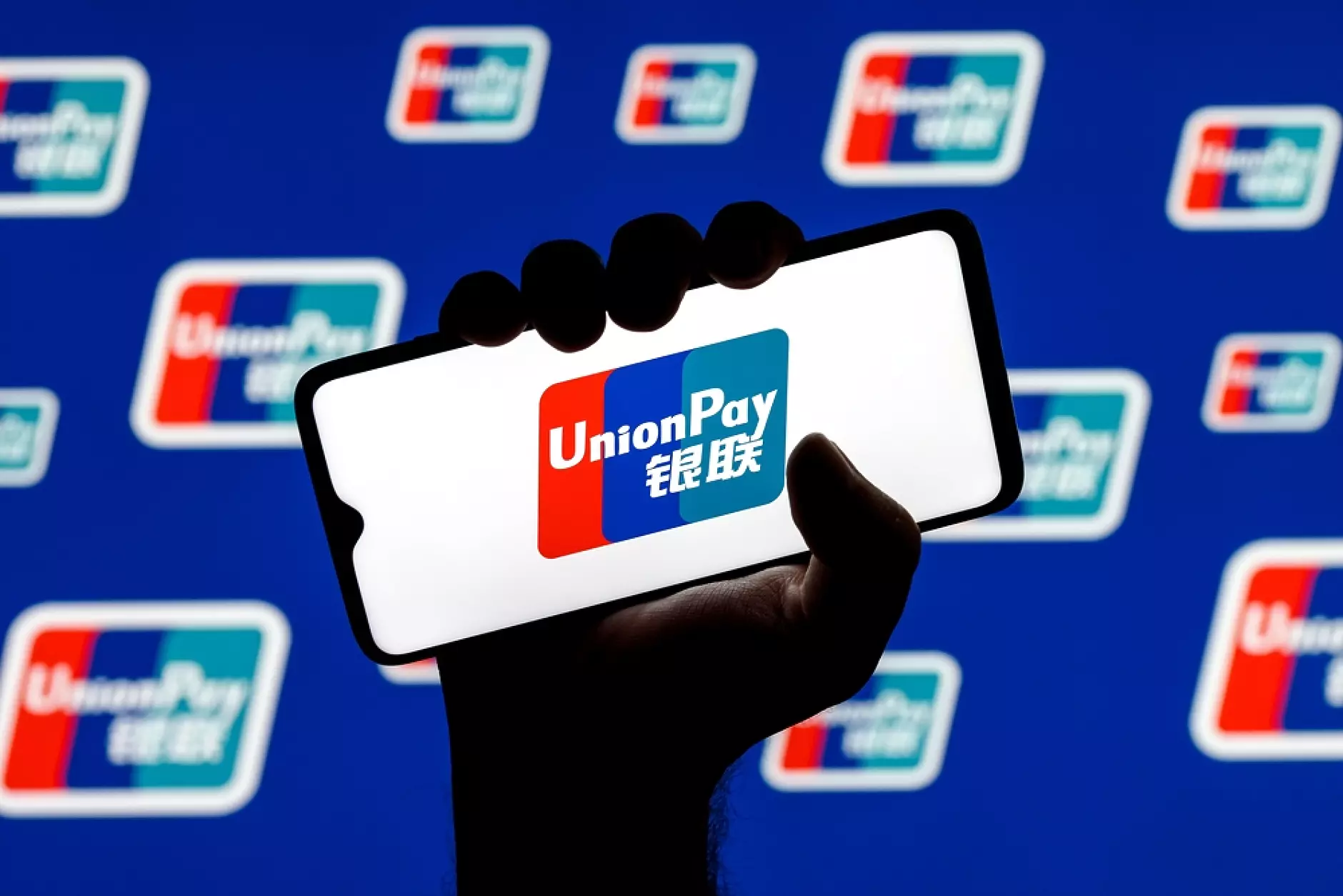 UnionPay ограничи тегленето на пари в брой от карти на руски банки