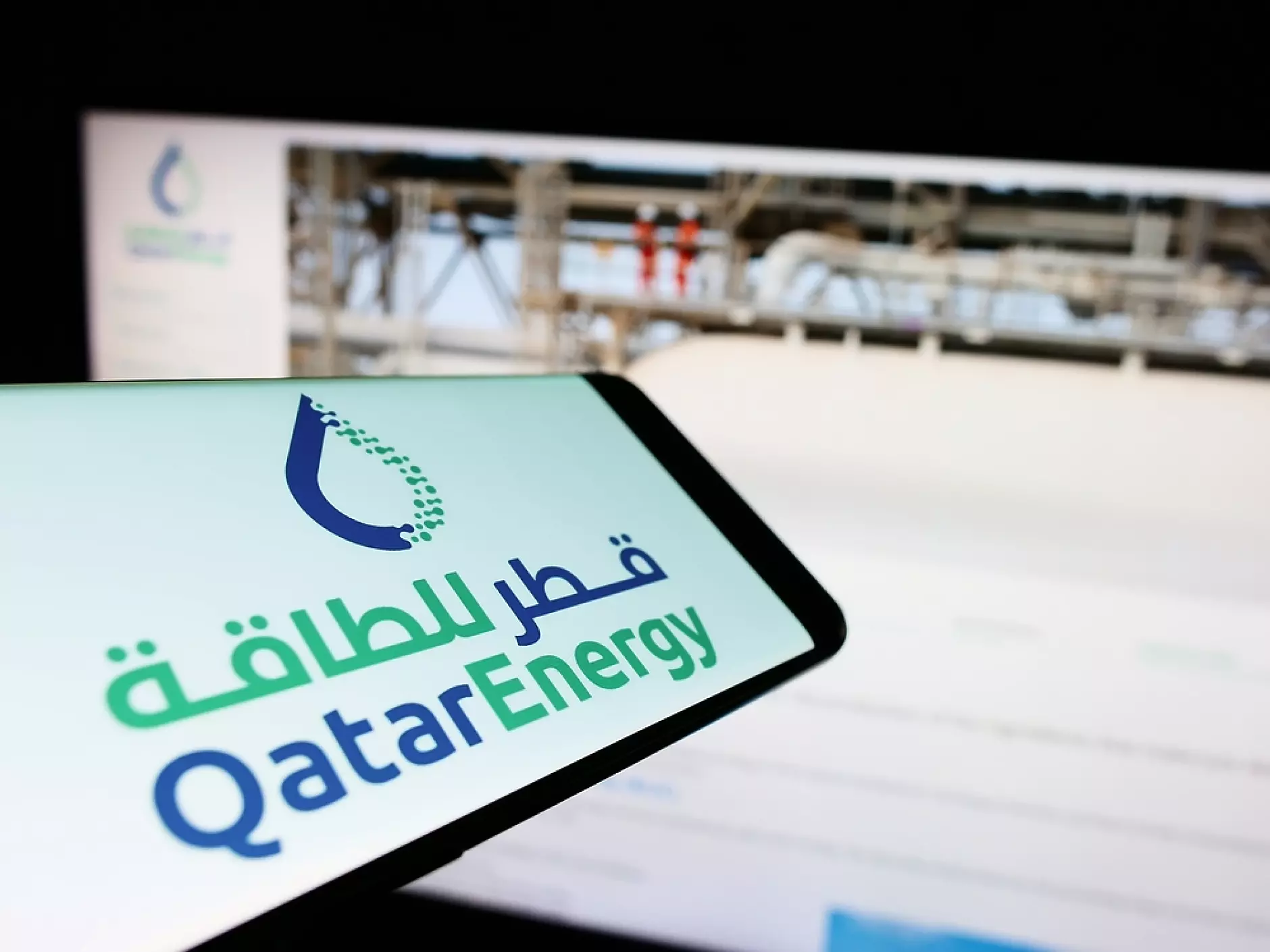 QatarEnergy и Chevron Phillips влагат 6 млрд. долара в строежа на нефтохимически завод