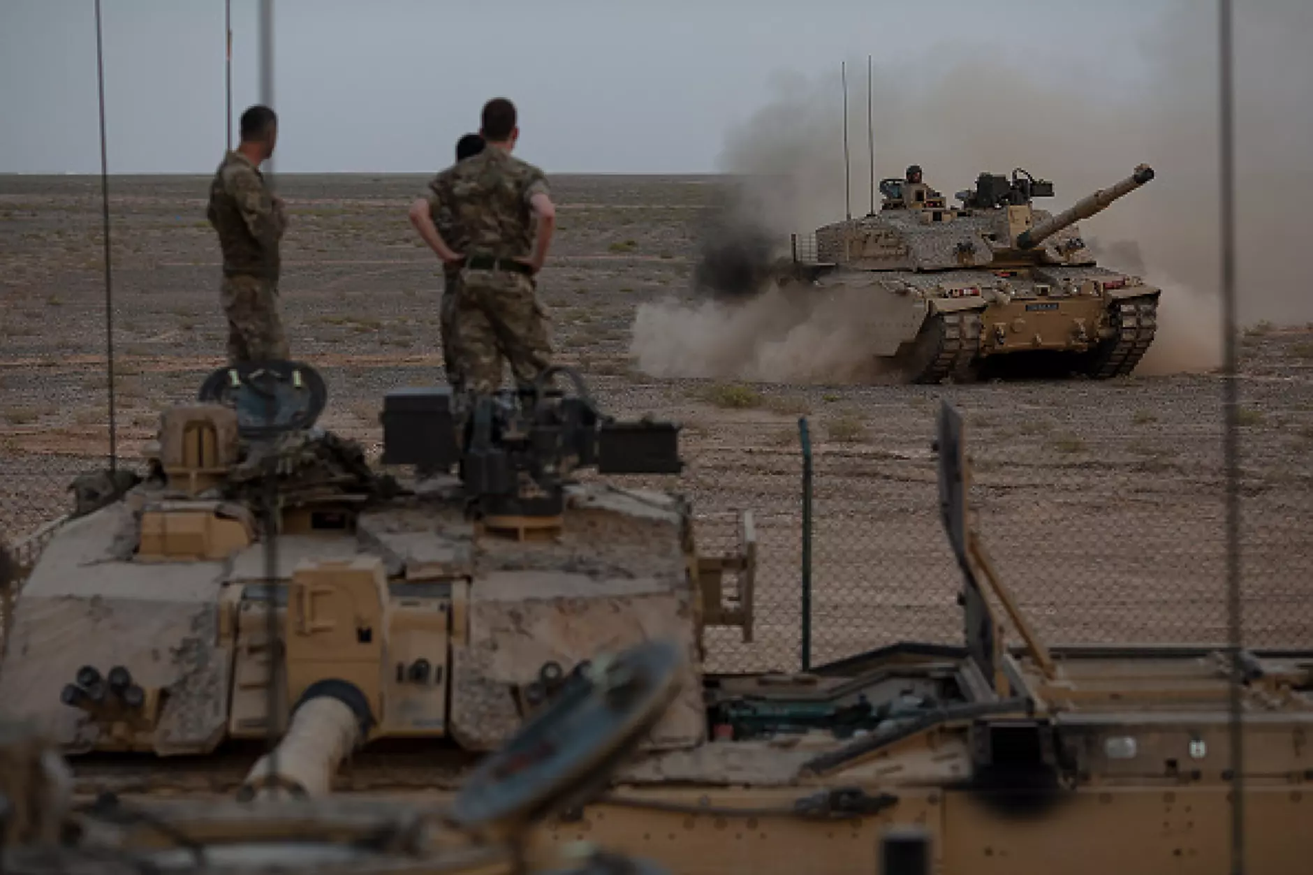 Лондон изпраща танкове на Украйна