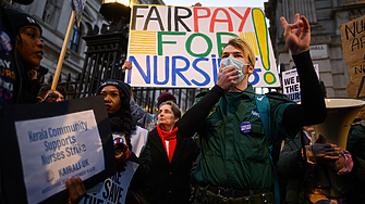 Медицинските сестри в Англия стачкуват днес и утре Една на