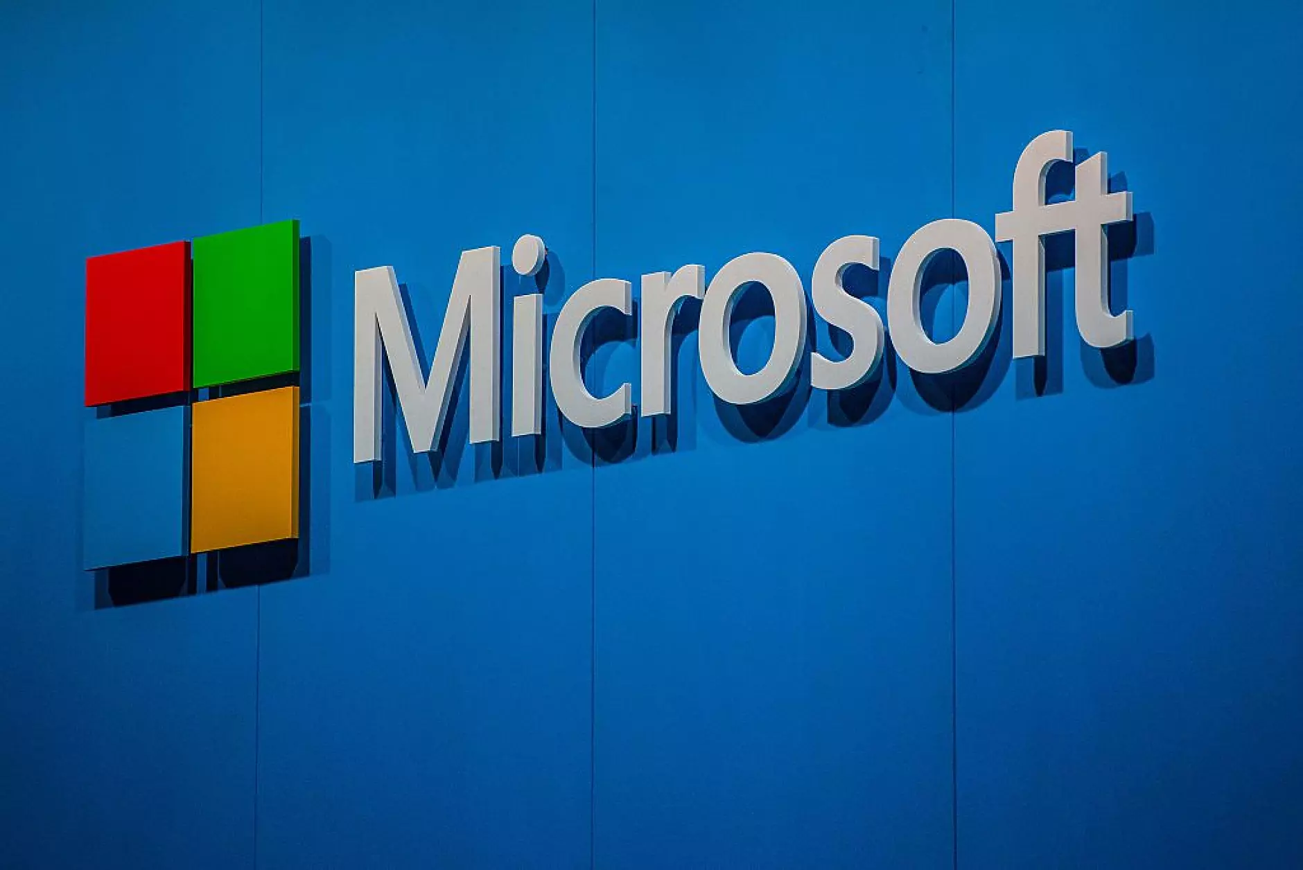 Microsoft води преговори за инвестиция от 10 млрд. долара в компания за изкуствен интелект