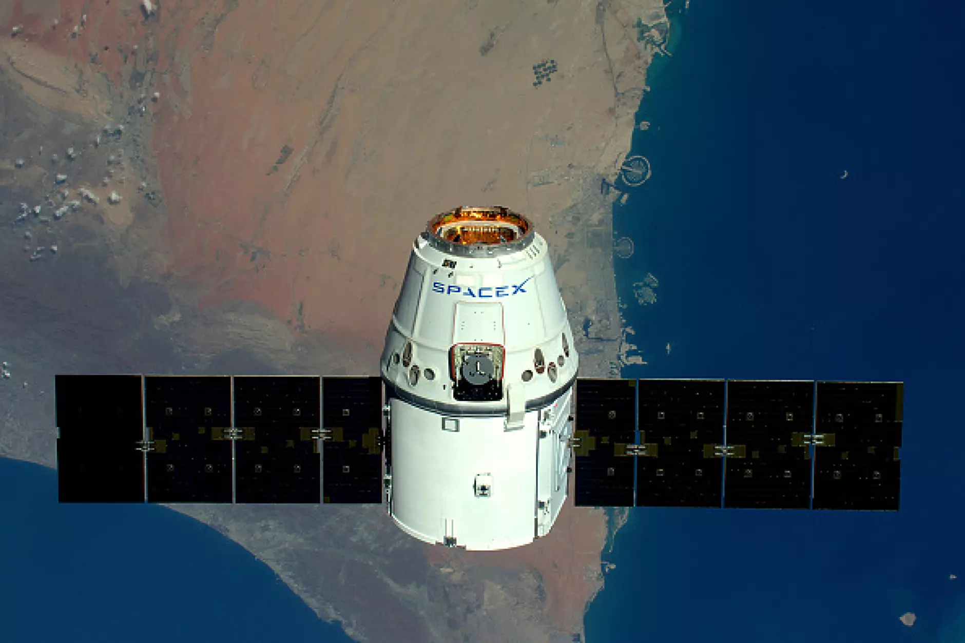 SpaceX може да се включи в спасяването на екипажа на МКС