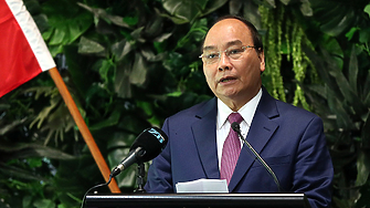 Президентът на Виетнам Нгуен Суан Фук подаде оставка като държавен глава