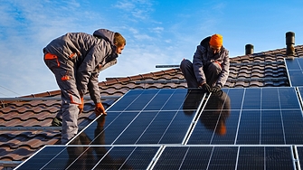 Хората вече ще могат да монтират соларни панели на покривите