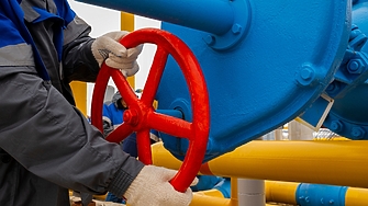 Борсовите цени на газа в Европа паднаха с над 10 при търговията