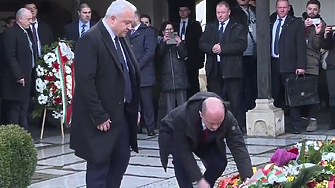 Българската делегация отдаде почит пред паметта Гоце Делчев в Скопие