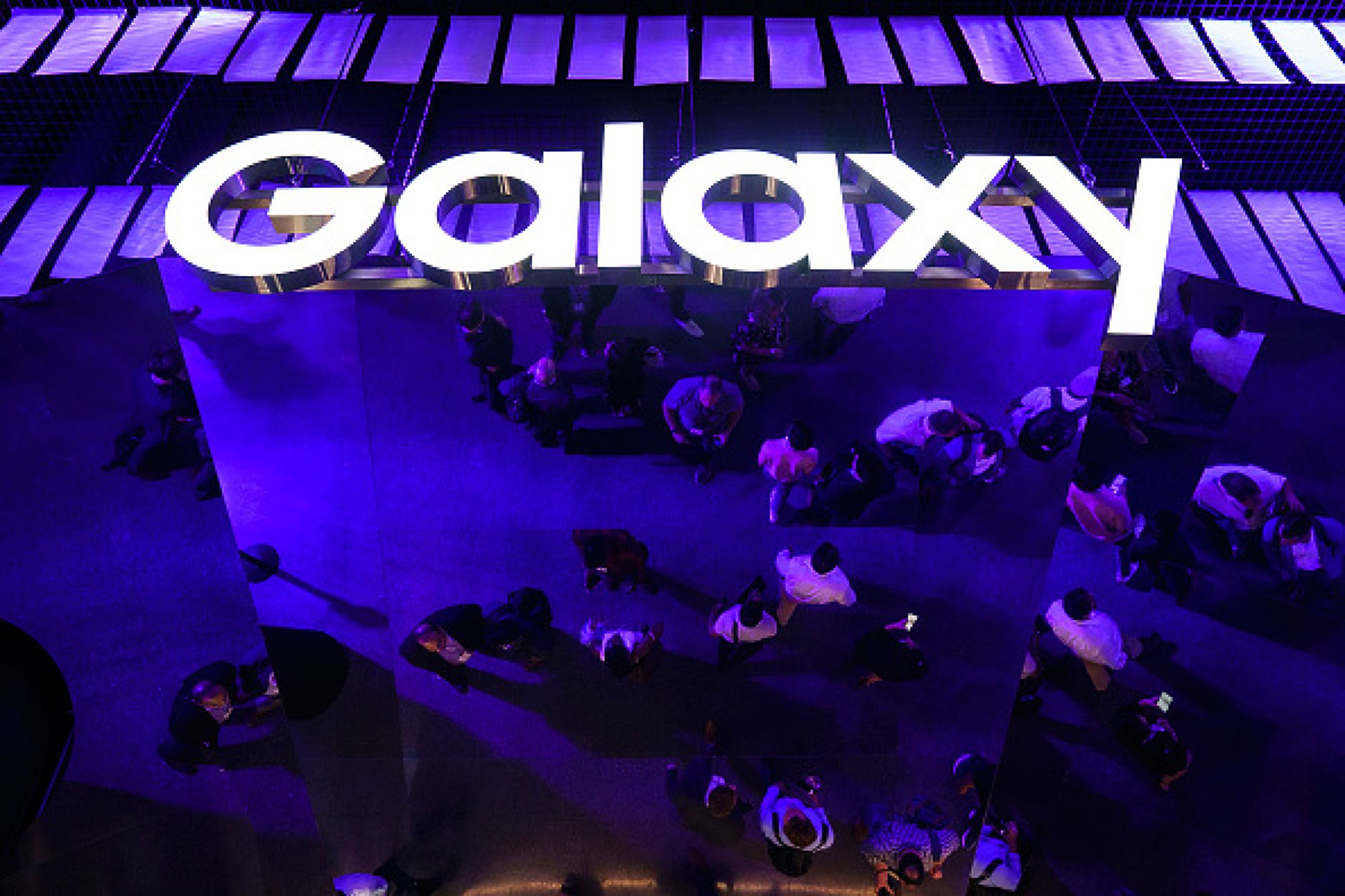 Samsung извади от кутията Galaxy S23