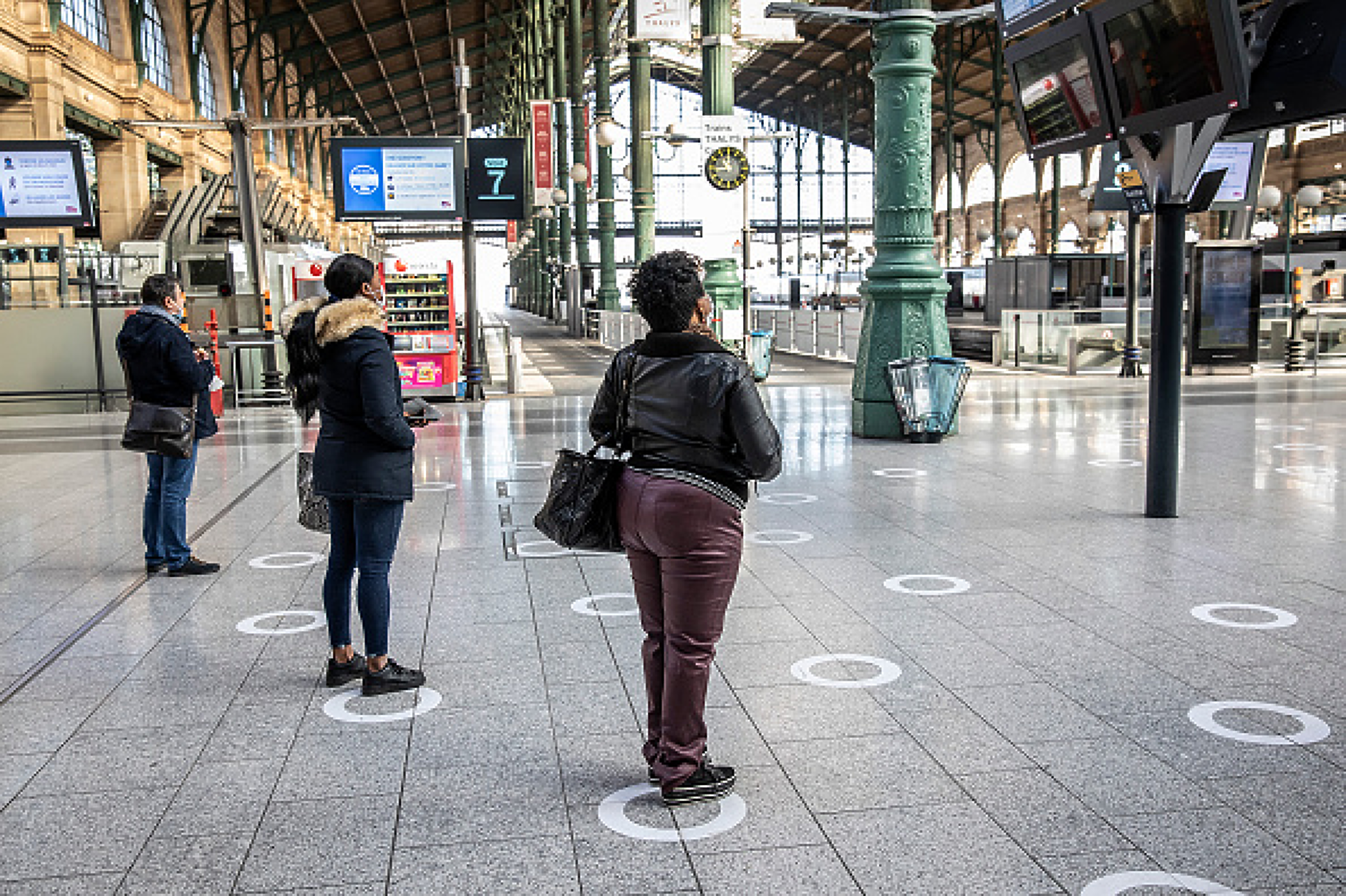 Поредна стачка срещу пенионната реформа спря влаковете във Франция