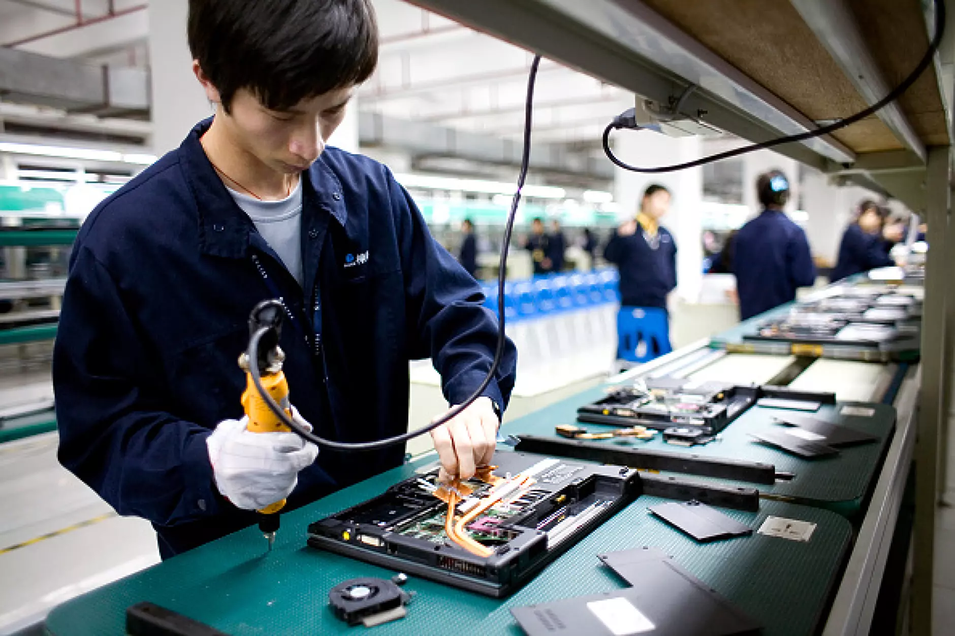 Bloomberg: Холандия и Япония са готови да лишат Китай от достъп до оборудване за чипове