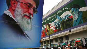 Върховният лидер на Иран помилва десетки хиляди затворници