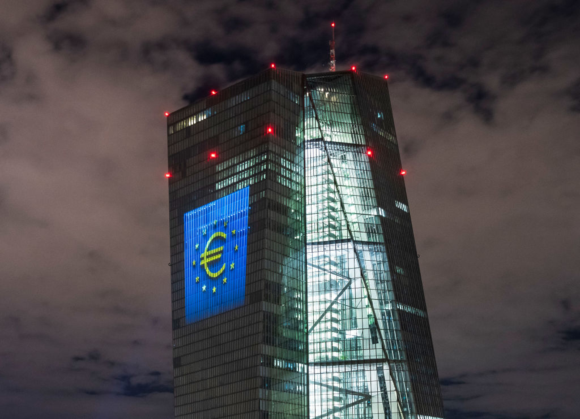 Шефът на Австрийската централна банка: ЕЦБ трябва да покаже зъби, за да достигне целта за инфлацията