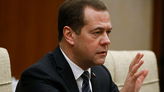 Медведев: Ако доставките на оръжия от САЩ продължат, Украйна ще изгори 