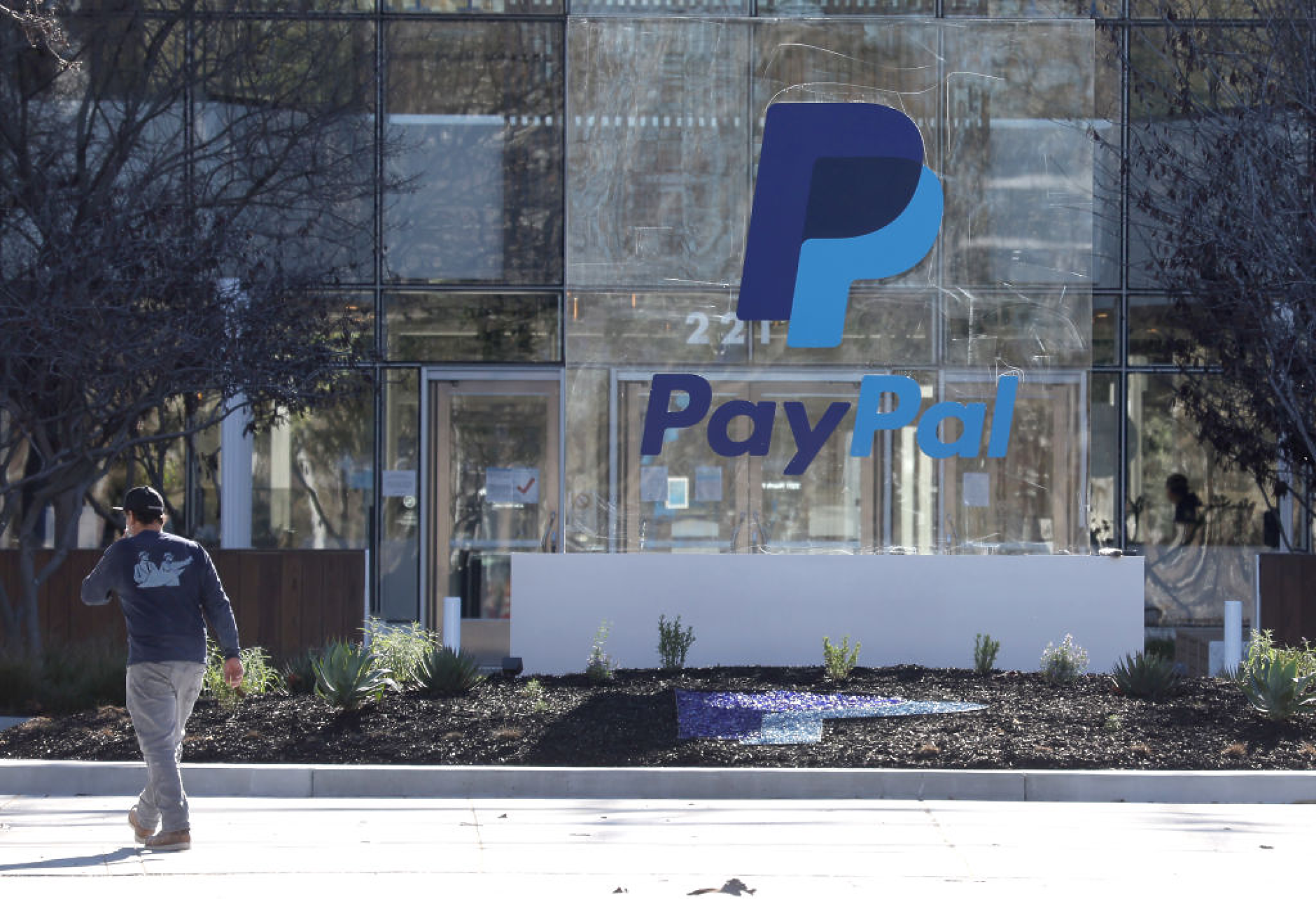 Paypal съкращава 7% от работната си сила