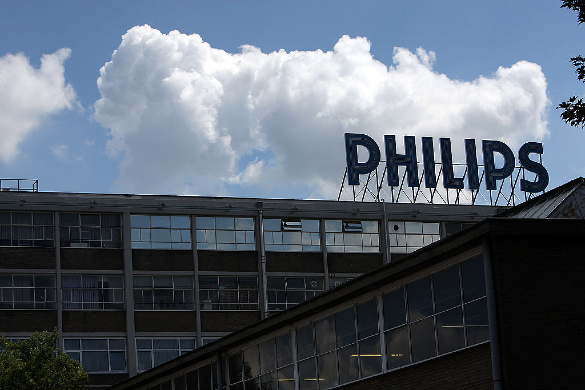 Phillips ще съкрати 6000 работни места