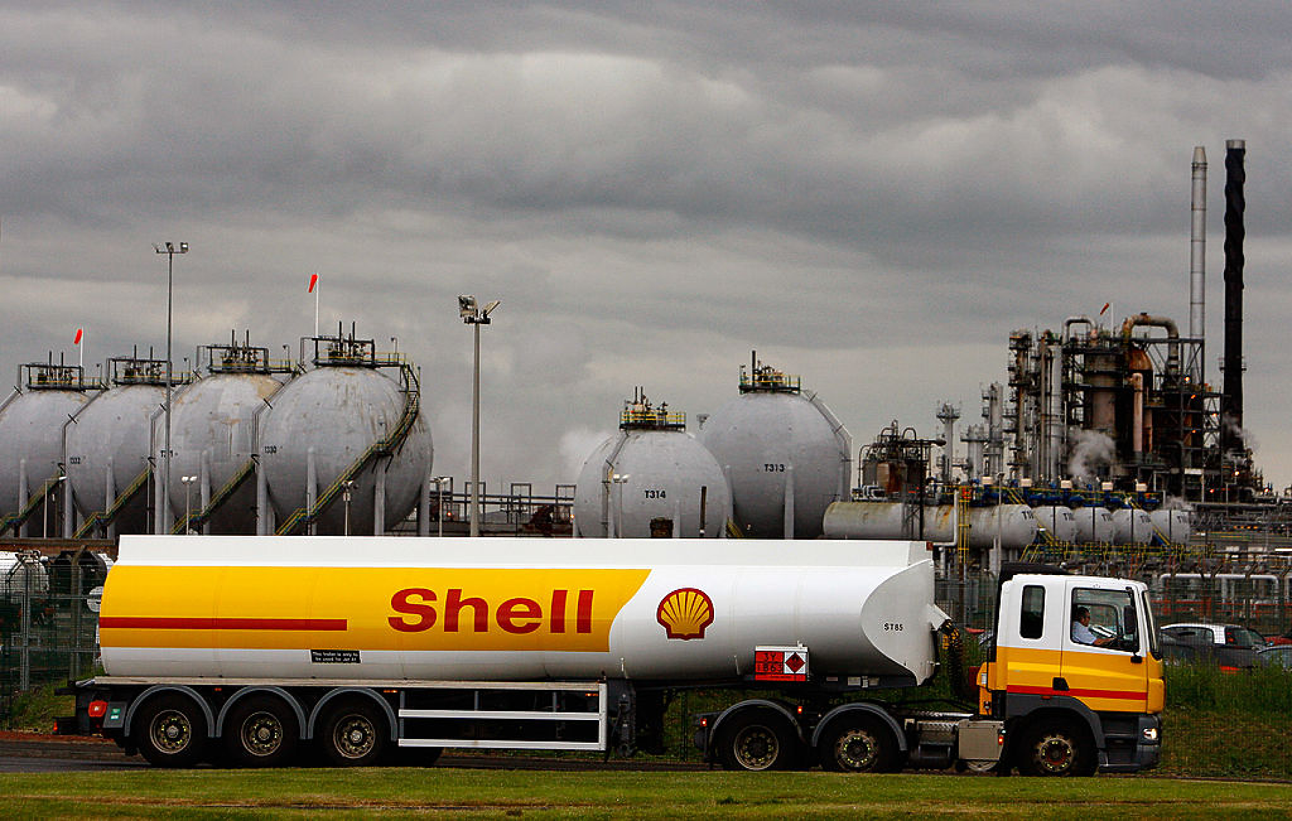 Shell записа рекордна печалба за 115-годишната си история
