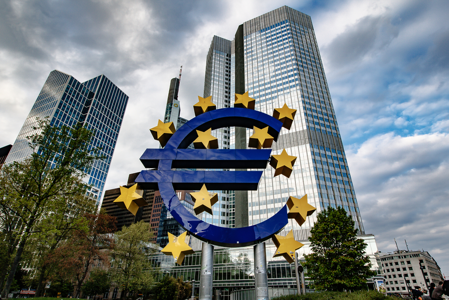 Икономическото доверие в  еврозоната покори  7-месечен връх