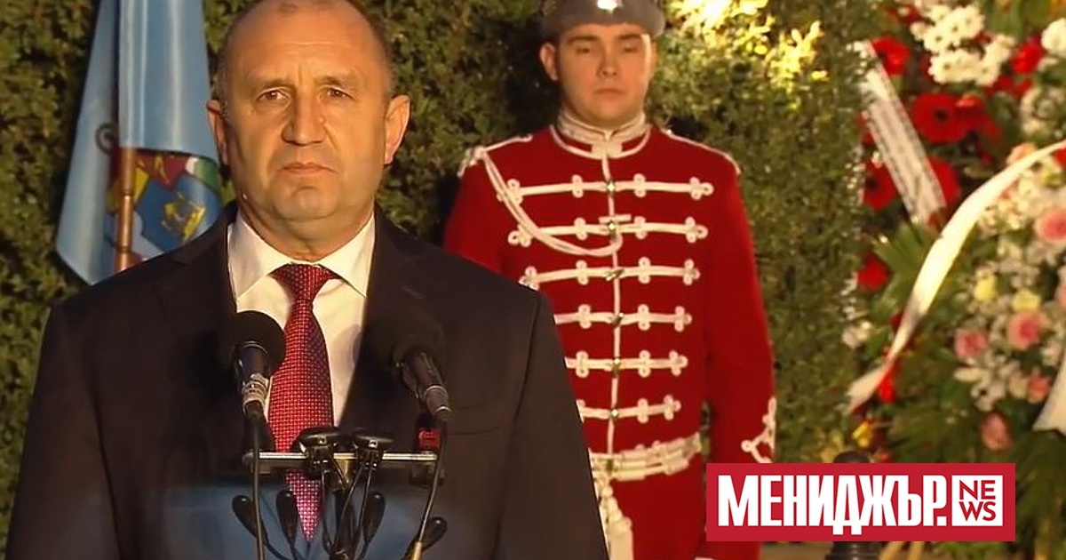 Ние вървим - падаме, ставаме, търсим посоката, но не бива