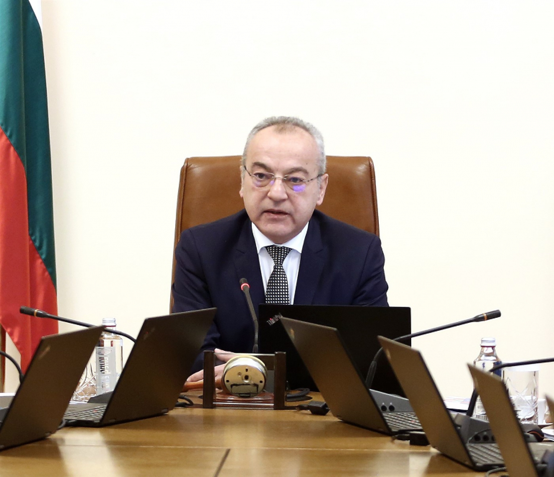 Премиерът Гълъб Донев  назначи трима нови зам.-министри 