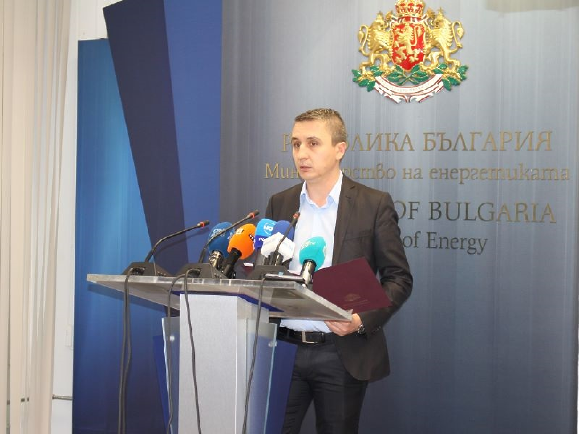 ПП: Прокуратурата повдигна обвинение, че български министър е спазвал указания на ЕК