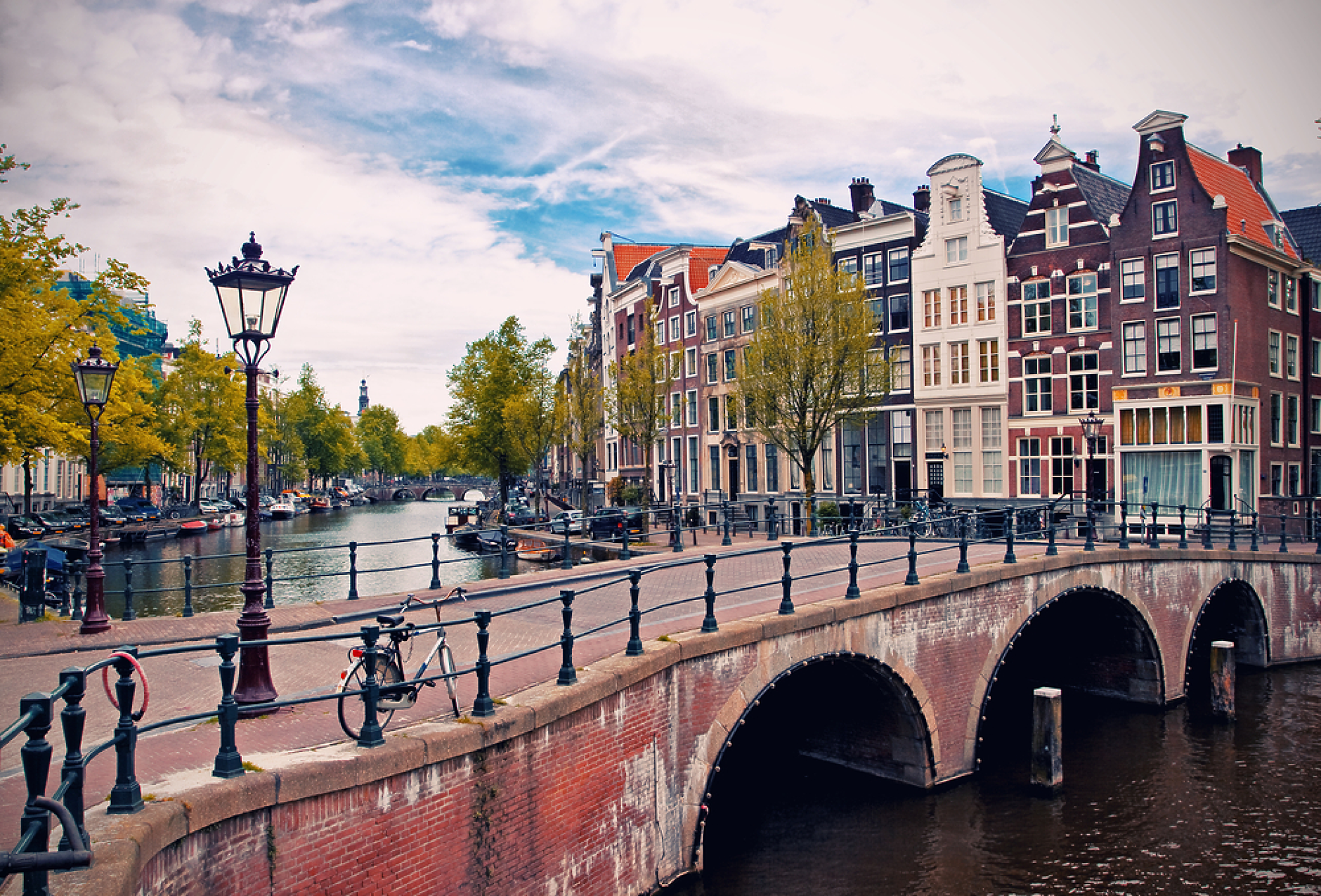 Амстердам въвежда забрана за пушене на марихуана на публични места от средата на май