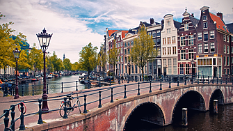Амстердам въвежда забрана за пушене на марихуана на публични места от средата на май