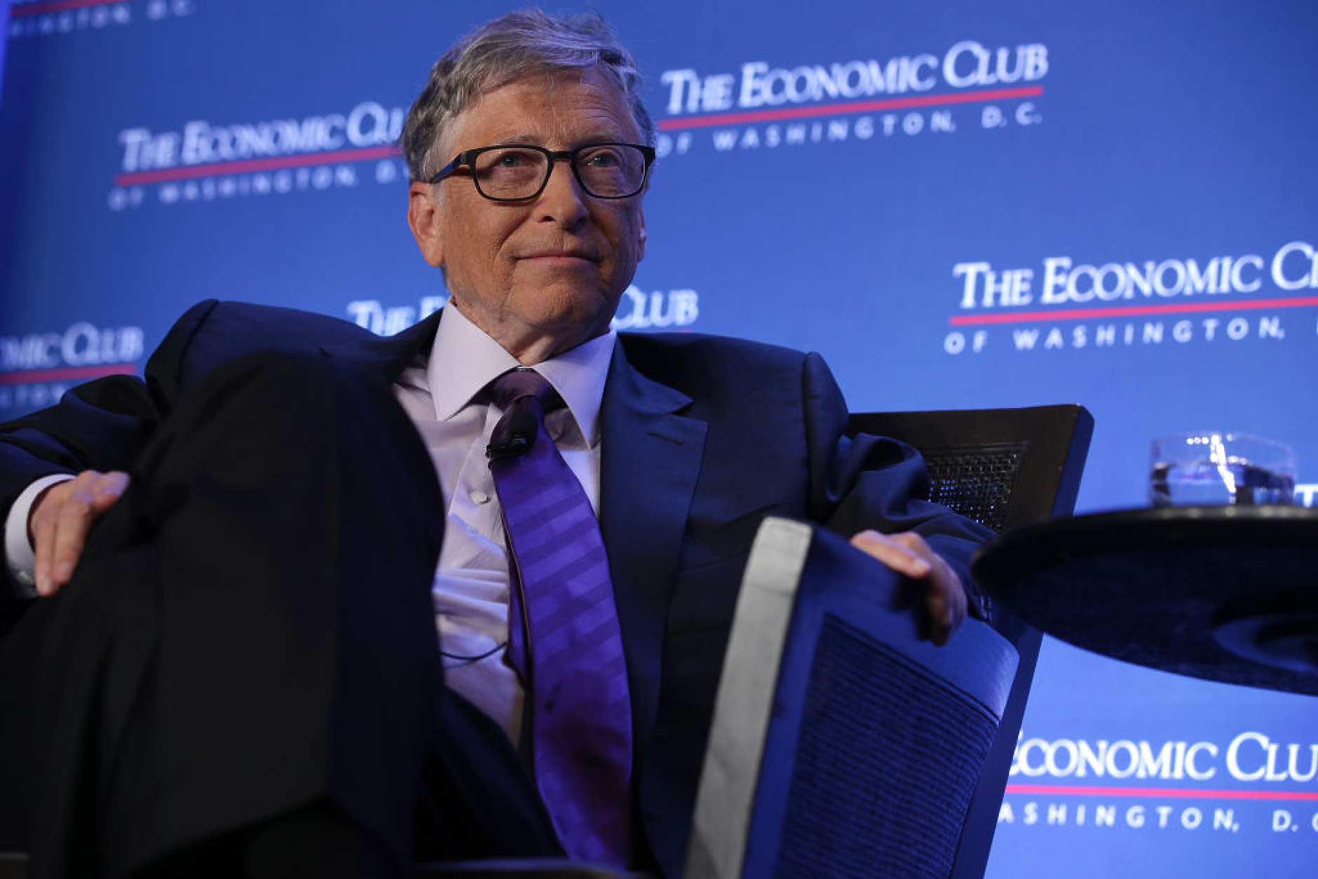 Бил Гейтс обясни защо няма да се откаже от пътувания с частен самолет