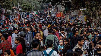 Очаква се след два месеца Индия да стане най населената страна