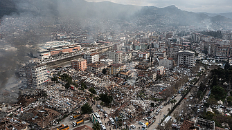 Сто и осемнайсет хиляди сгради са напълно срутени или спешно