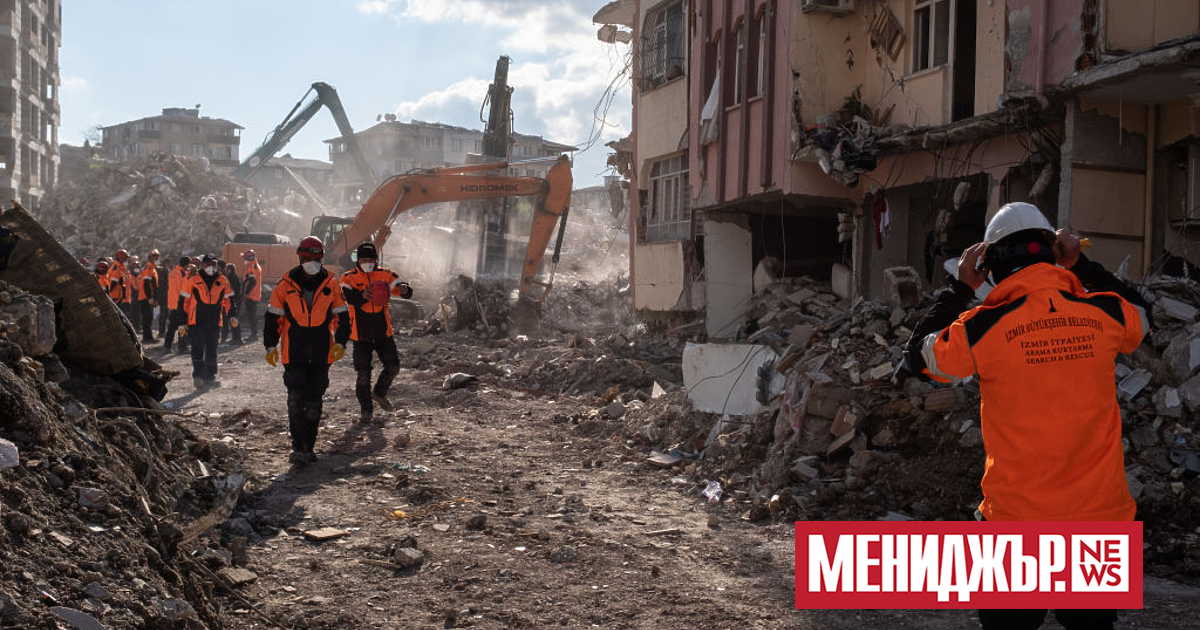 Жертвите в Турция от разрушителните земетресения в страната преди две