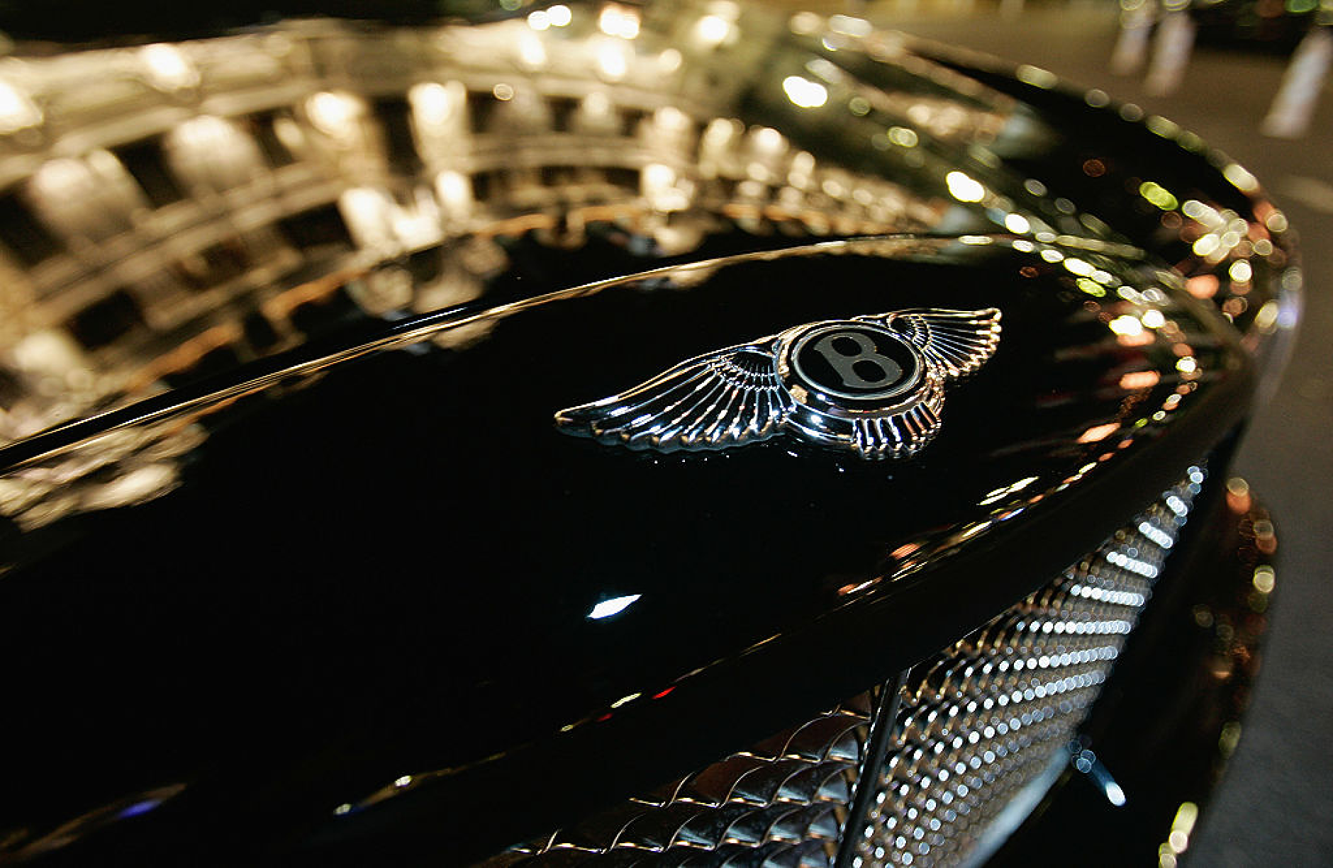 Bentley спира бензиновите модели 
