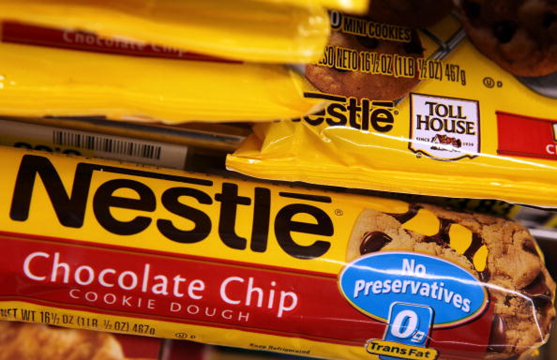 Nestle планира нови повишения на цените, след като инфлацията изяде печалбите ѝ