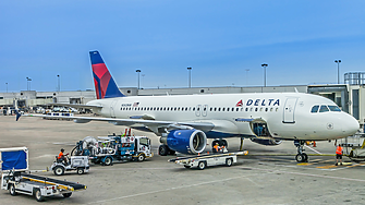 Delta Air вдига заплатите на служителите си втори път за година