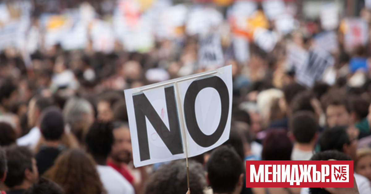 Стачката на персонала на осем водещи германски летища вчера, продължила