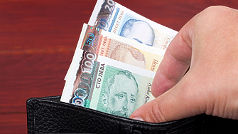 НСИ: Доходите на българите растат с 19,1% за година, разходите - с 19,9 на сто