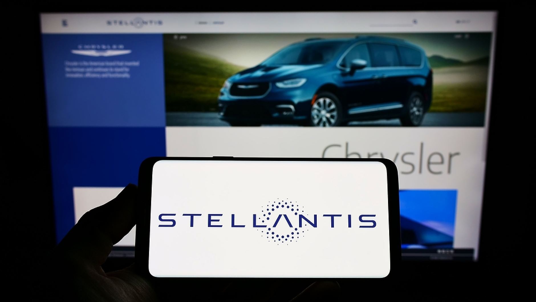 Stellantis с рекордна печалба, изкупува акции за 1,5 млрд. евро