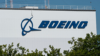 Boeing ще отвори завод в Индия който да преобразува пътническите самолети 737