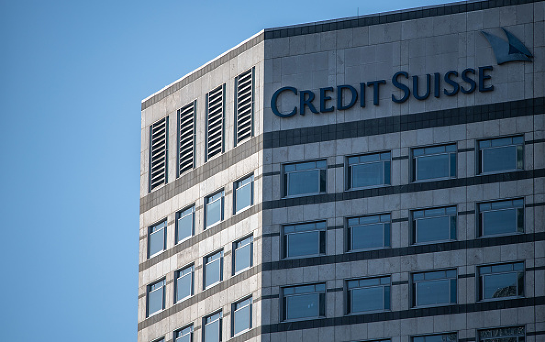 Дългогодишен акционер в Credit Suisse напусна затъващата в криза банка