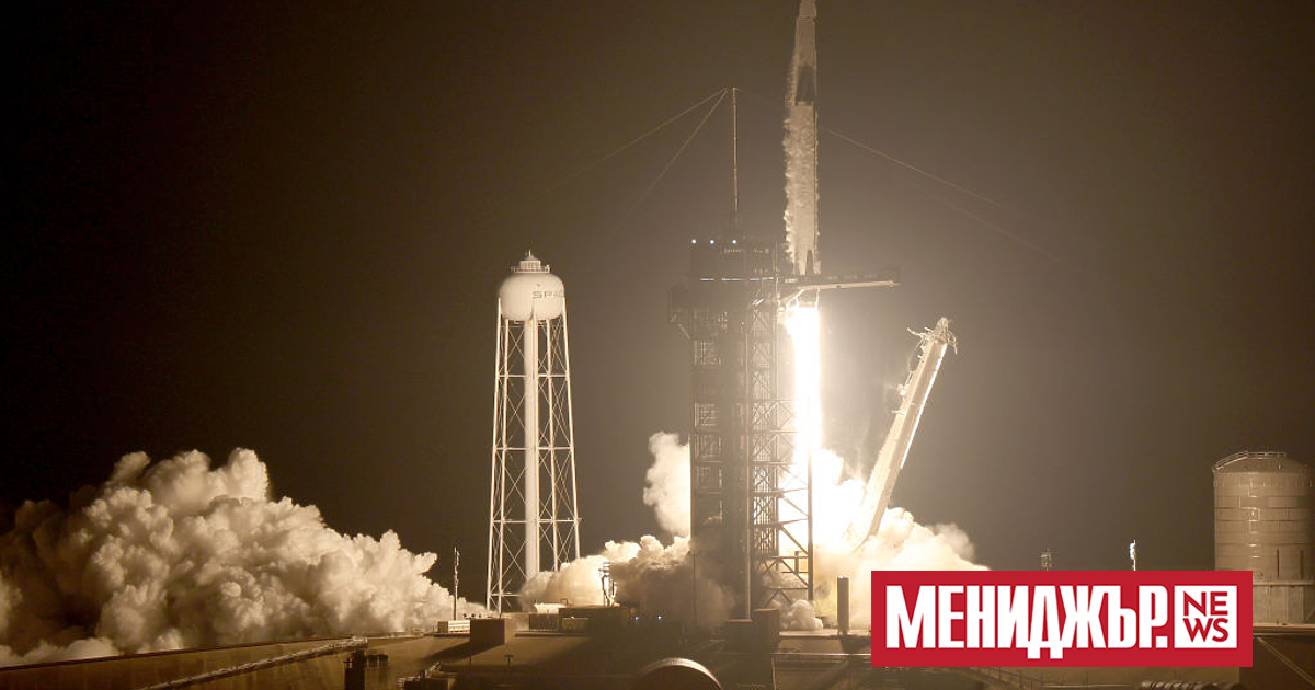 Капсула Crew Dragon на SpaceX пристигна безопасно в Международната космическа