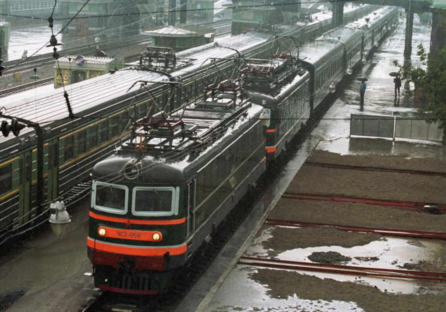 Транспортното ведомство започва процедури за доставка и поддръжка на нови влакове и локомотиви