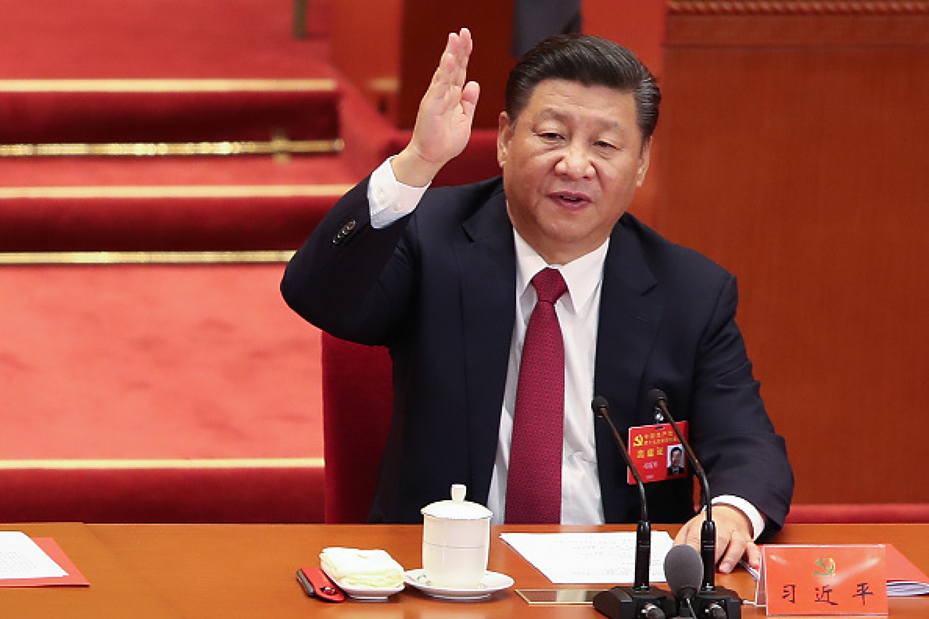 Си Дзинпин остро критикува Запада и САЩ за отношението им към Китай