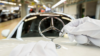 Германският автопроизводител Mercedes Benz започна строителството на завод за рециклиране на батерии