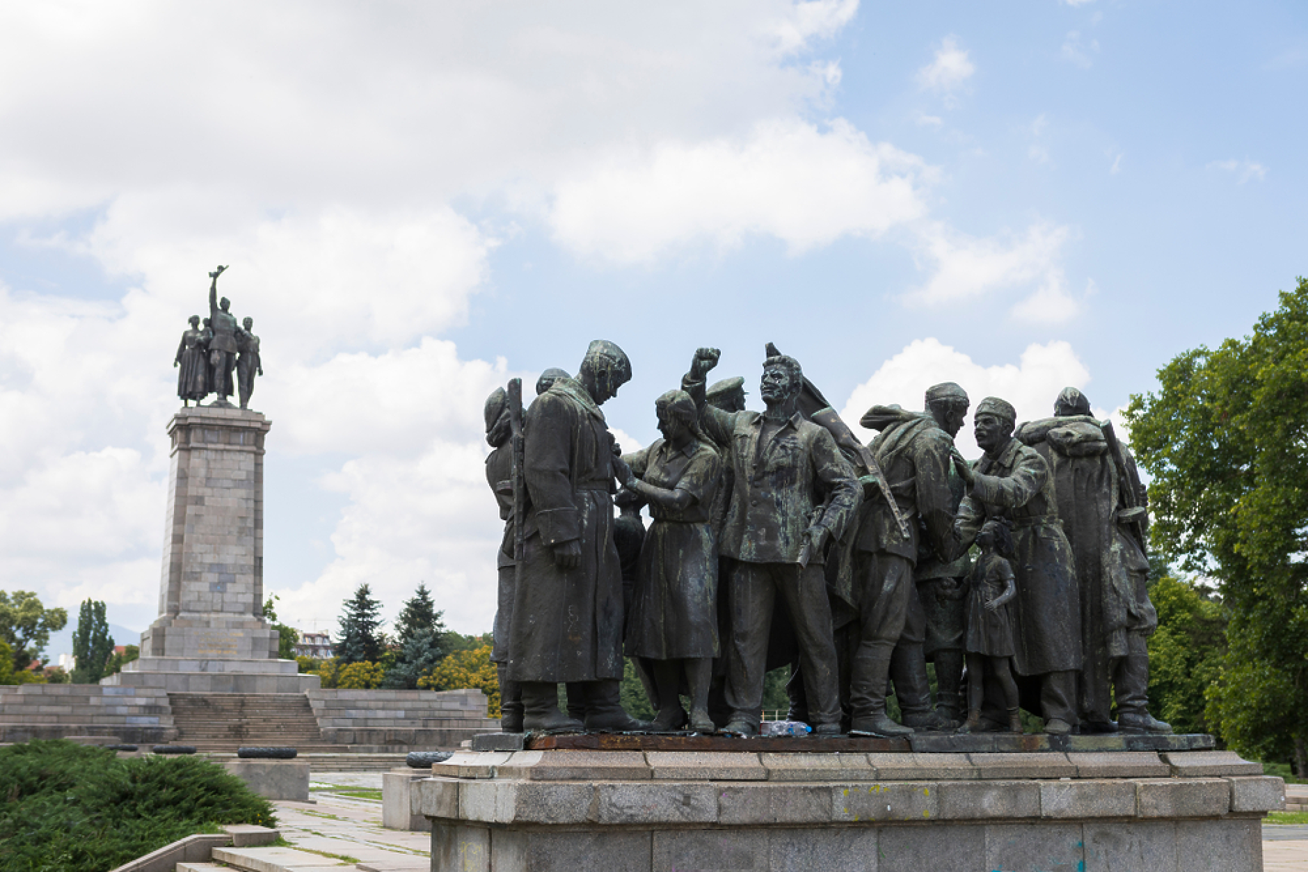 БСП ще брани с жива верига Паметника на Съветската армия