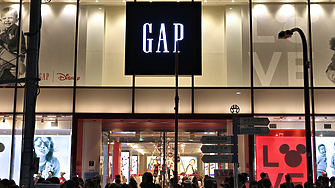 Aмериканската Gap Inc която притежава верига от магазини за дрехи планира да