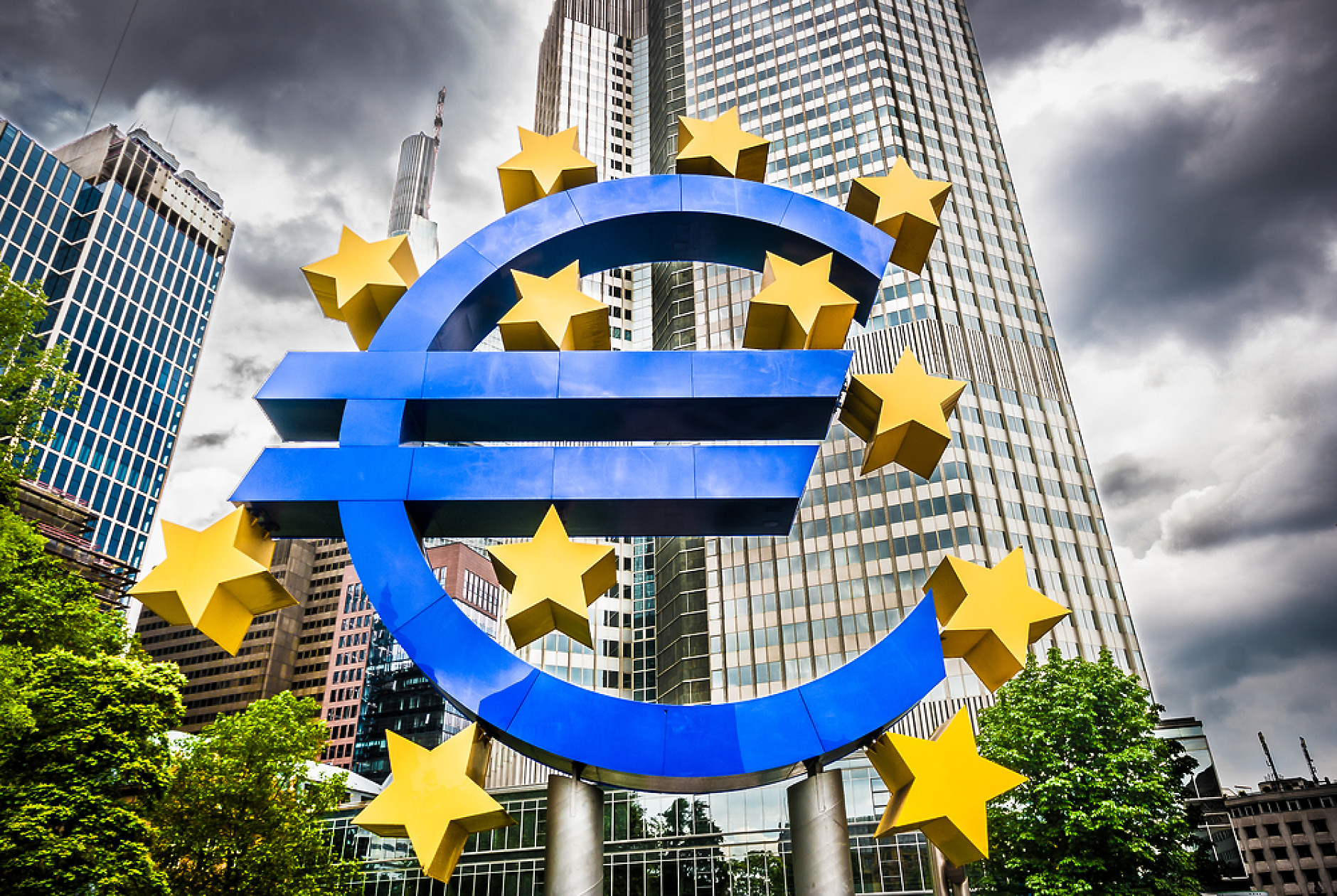 Главният икономист на ЕЦБ: Повишението на лихвите ще продължи и след март