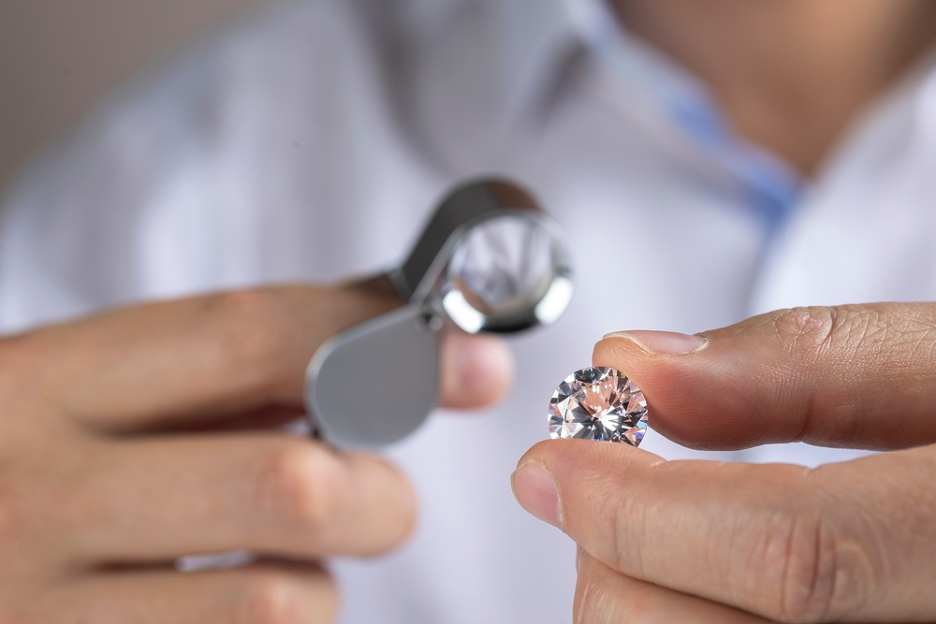 De Beers продаде диаманти за 495 млн. долара