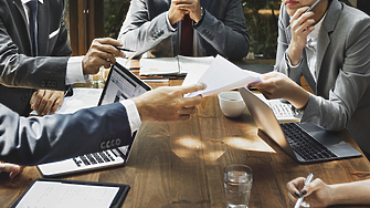 Всяка бизнес комуникация която инициирате както вътрешна така и външна