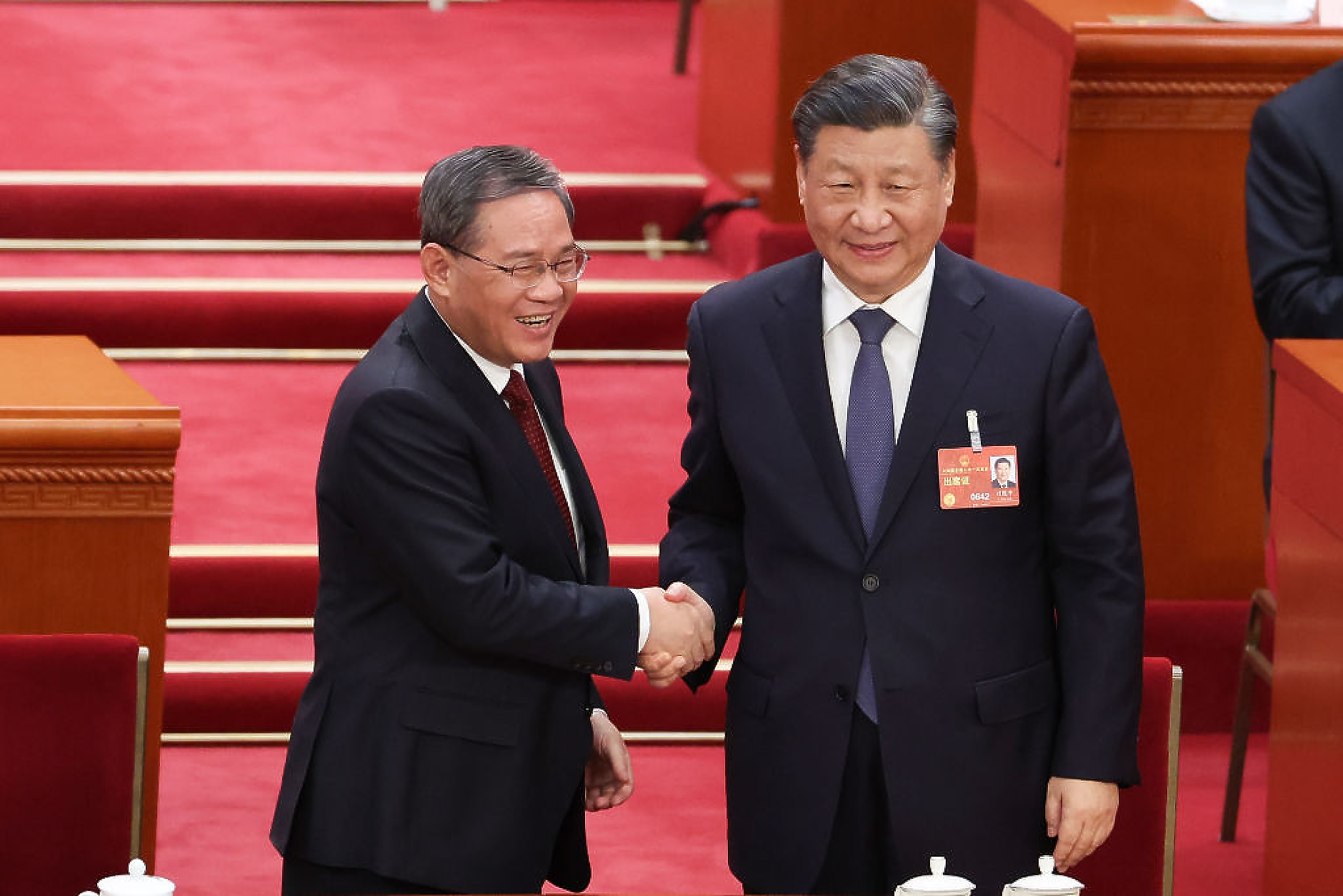 Новият китайски премиер обяви кабинета си, санкциониран от САЩ генерал поема отбраната